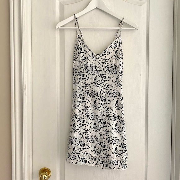 Aritzia SUNDAY BEST Mini Dress - Picture 3 of 9